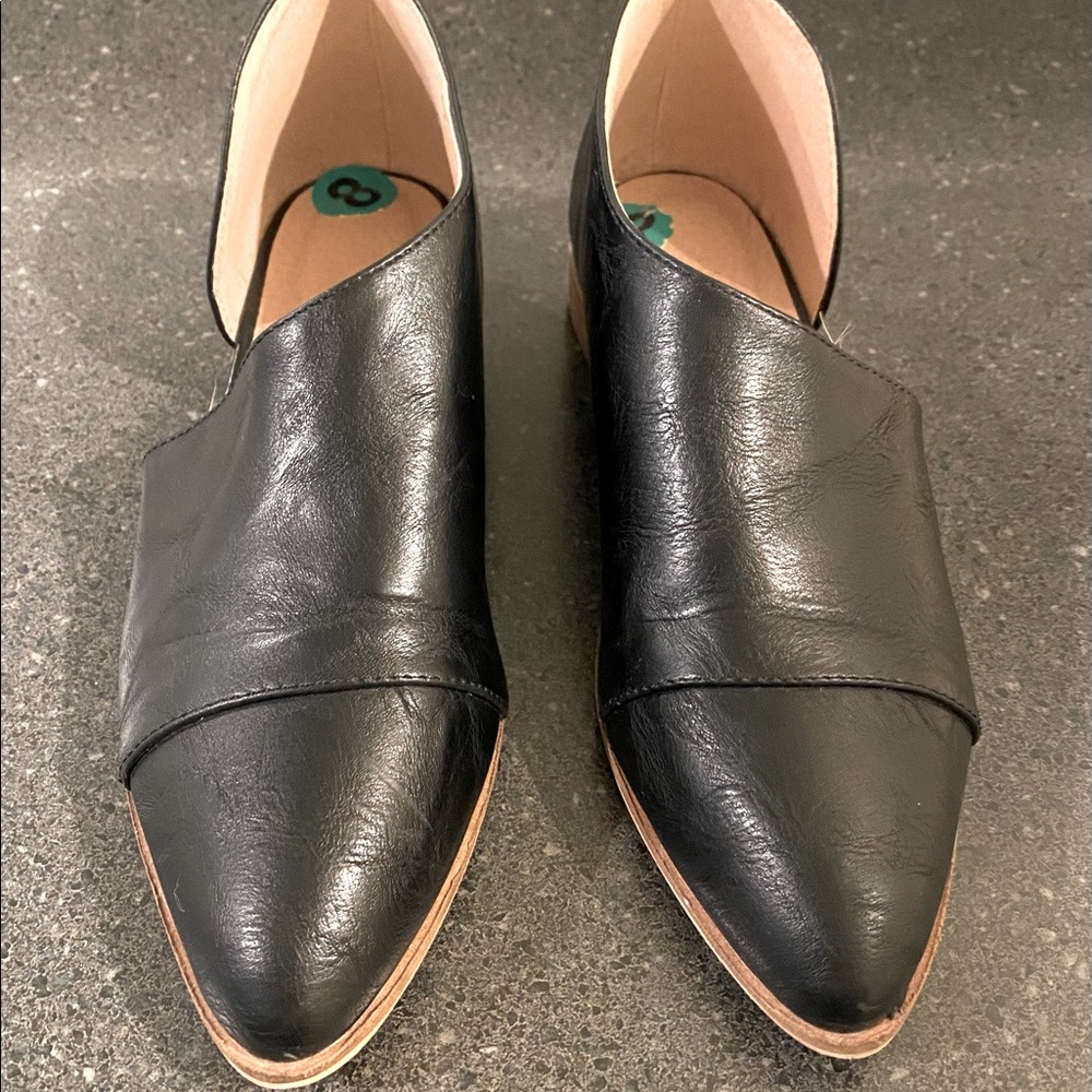 Low flat bootie